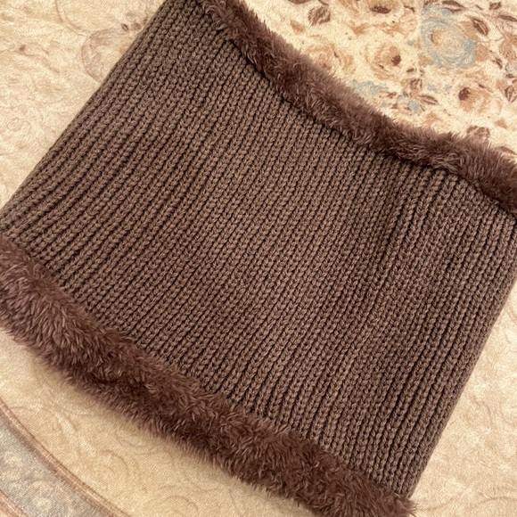 FAUX FUR BERET HAT AND NECK WARMER SET NWT - Picture 6 of 7